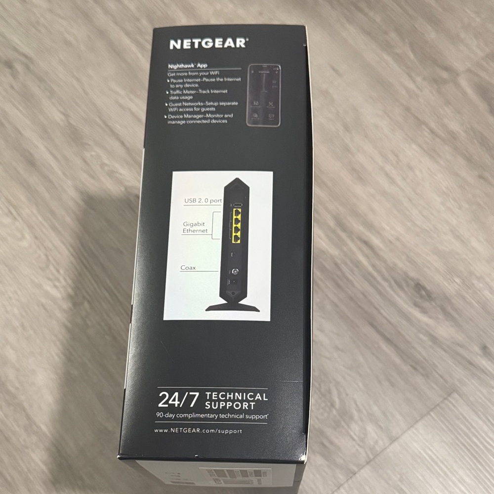 NETGEAR Nighthawk AC1900 WiFi Cable Modem Router - Picture 4 of 5